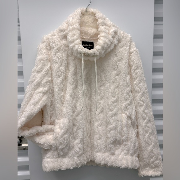 Marissa Olivia Jackets & Blazers - Marissa Olivia pullover ivory cable soft jacquard jacket L